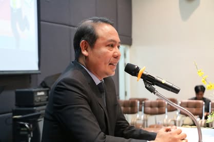 อาจเป็นรูปภาพของ 2 คน