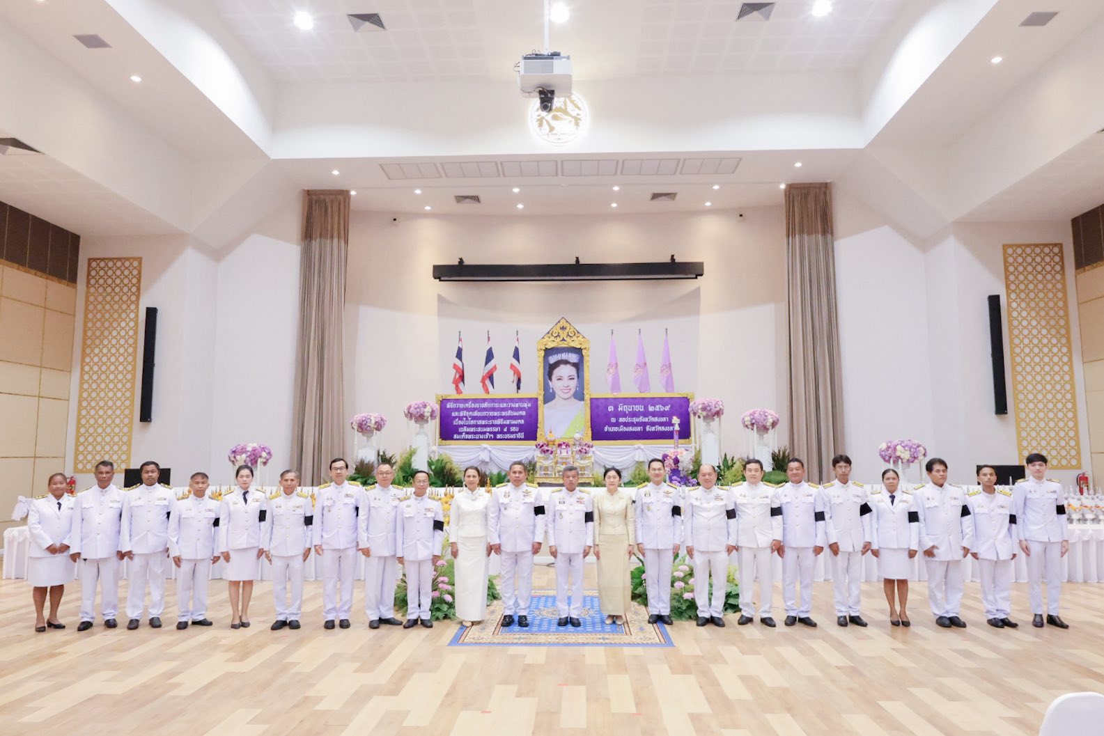 คณะวิศวกรรมศาสตร์เข้าร่วมพิธีถวายเครื่องราชสักการะและวางพานพุ่ม พร้อมพิธีจุดเทียนถวายพระพรชัยมงคล เนื่องในโอกาสพระราชพิธีมหามงคลเฉลิมพระชนมพรรษา 4 รอบ สมเด็จพระนางเจ้าสุทิดา พัชรสุธาพิมลลักษณ